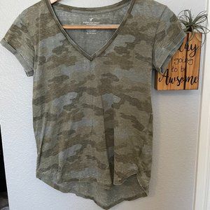 American Eagle Outfitters T Shirt